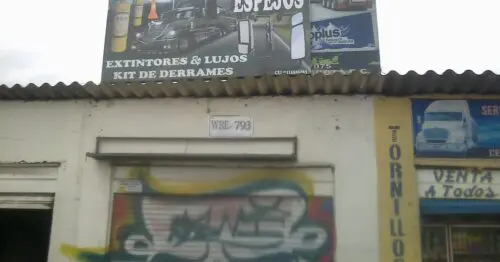 ARREGLO DE ESPEJOS ARREGLO DE ESPEJOS
